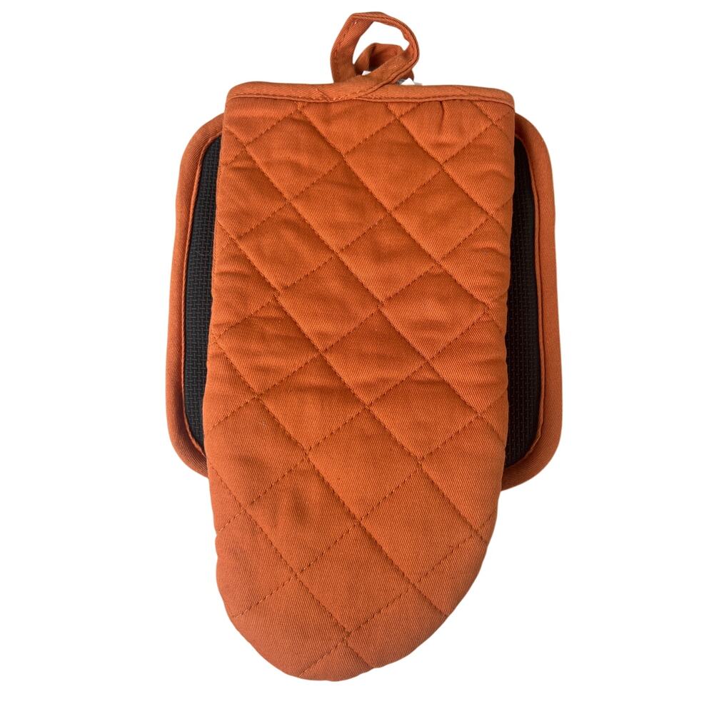 NWT Pantry Neoprene Oven Mitt & Pot Holder set Orange